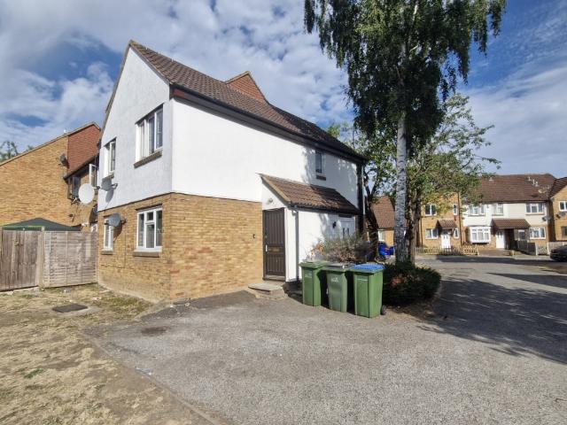 House for rent in Thamesmead, Greater London
