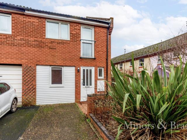 House for rent in Clover Hill, East Bank