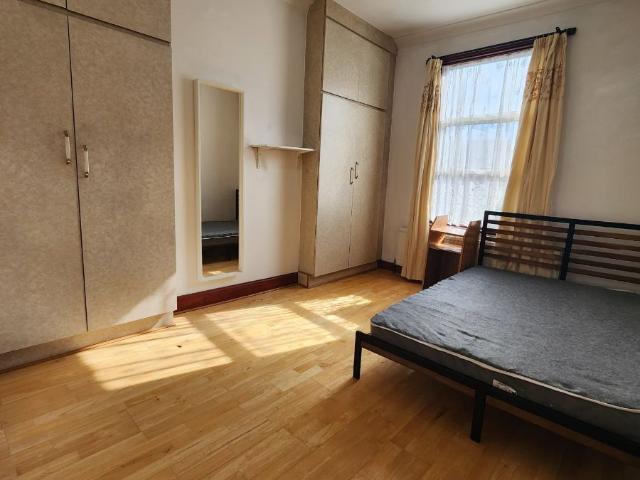 House for rent in West Hendon, The Hyde
