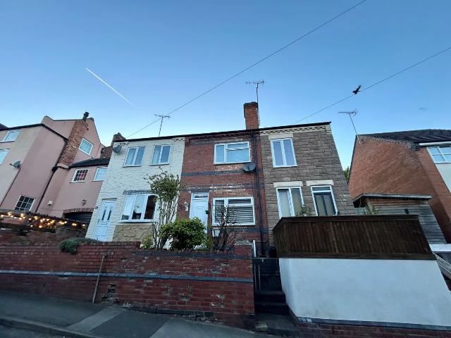 House for rent in Winshill, Beamhurst