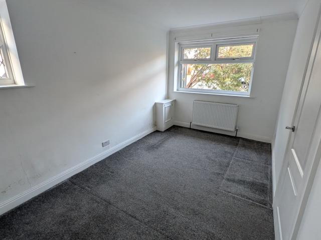 House for rent in Lower Place, Burnedge