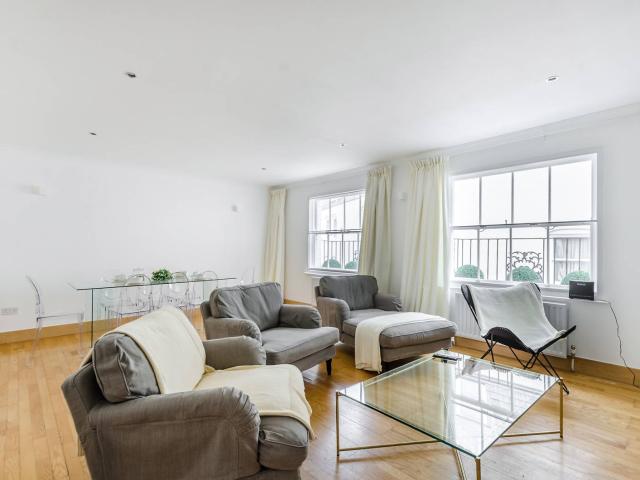 House for rent in Brompton, Greater London