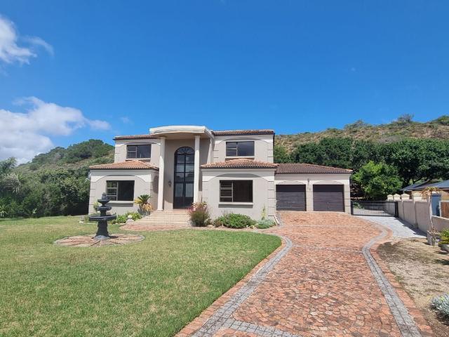 House for sale in Groot Brak Rivier, Western Cape