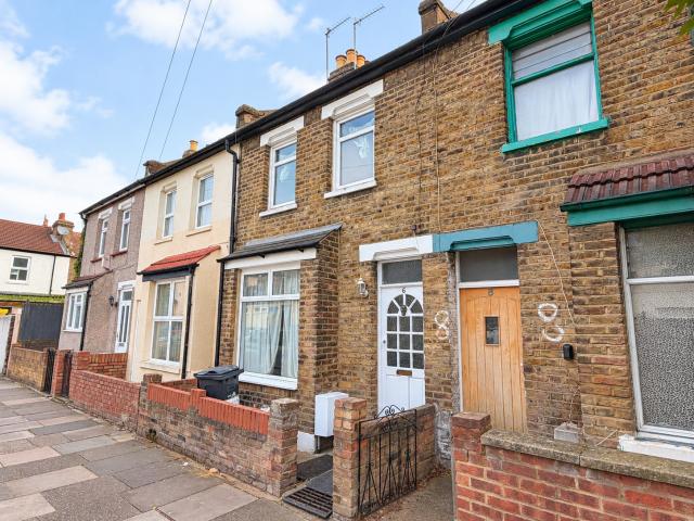 House for rent in Lower Edmonton, Greater London