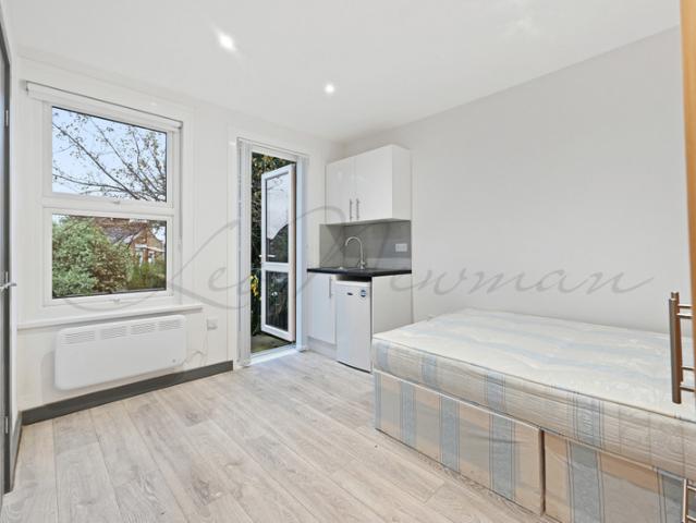 House for rent in Furzedown, Greater London