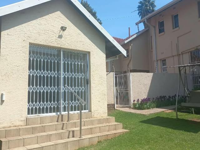 House for rent in De Wetshof, Johannesburg