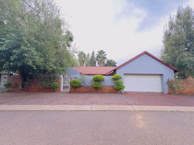 House for sale in Waterkloof, Gauteng