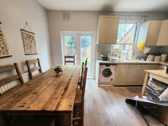 House for rent in London Borough of Ealing, Hanwell