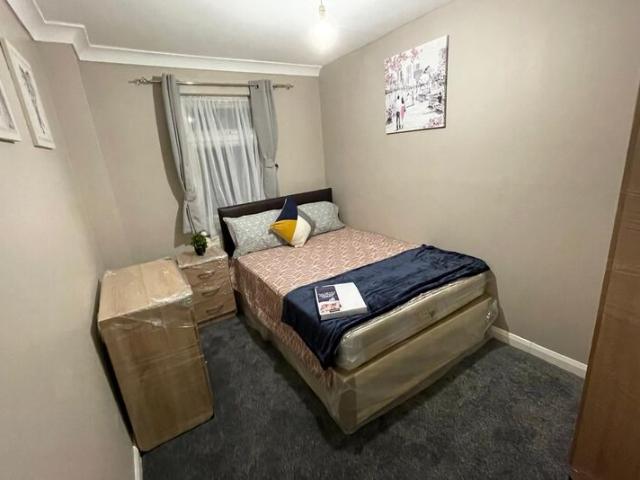 House for rent in London Borough of Ealing, Greater London
