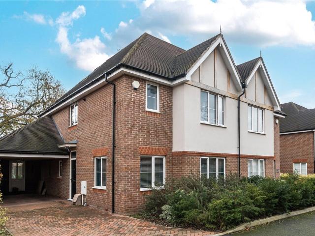 House for rent in Blackhills, Surrey