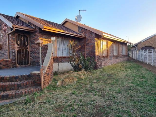 House for sale in Vosloorus, Gauteng