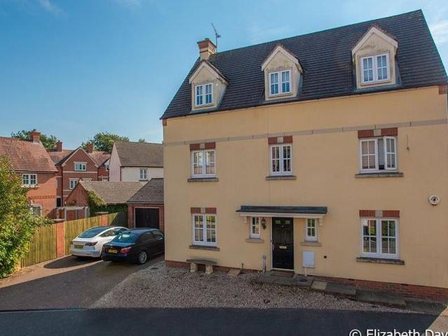 House for rent in Green Close, Warwickshire