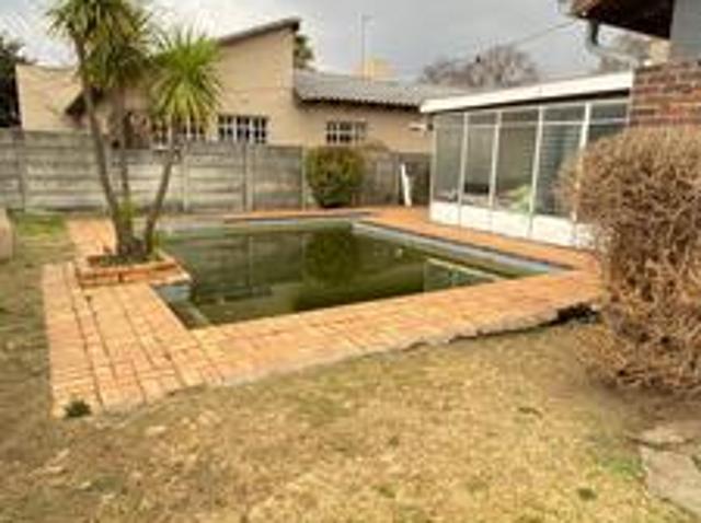 House for sale in Roodepoort