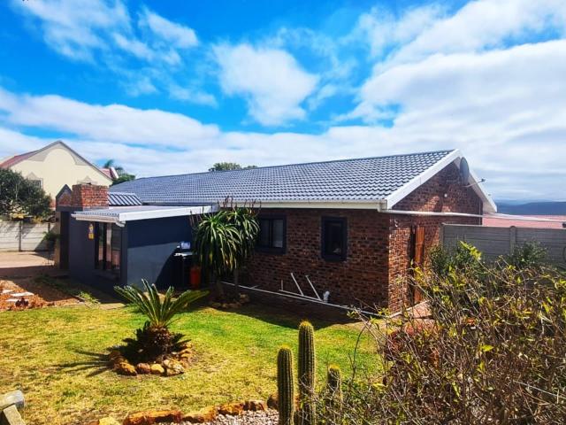 House for sale in Groot Brak Rivier, Western Cape