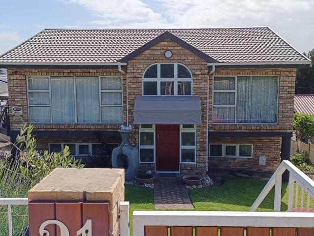 House for sale in Groot Brak Rivier, Western Cape