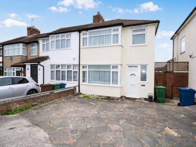 House for rent in London Borough of Barnet, Greater London