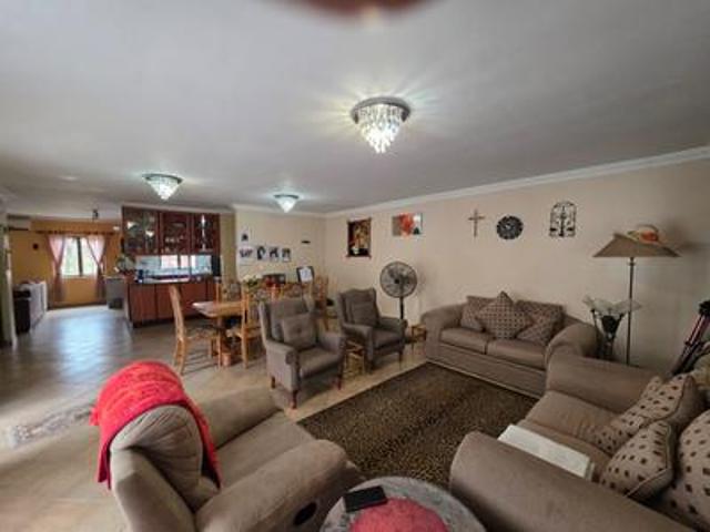 House for sale in Queensburgh, Kwazulu-natal