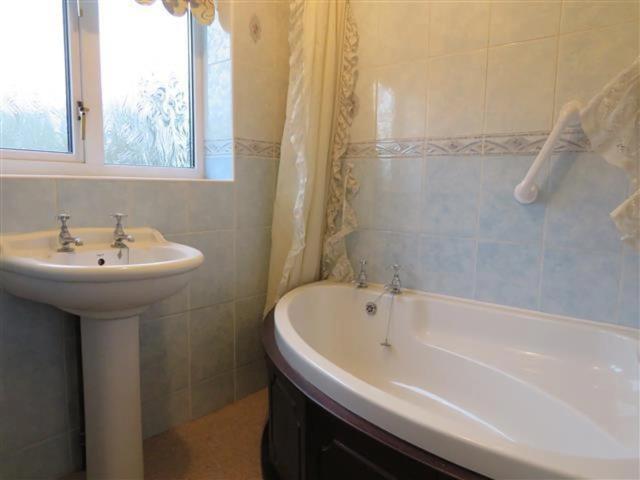House for rent in Stocking Farm, Old Wharf