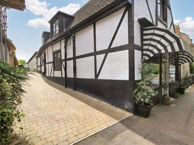 House for rent in Prestbury, Golden Valley