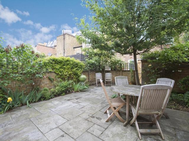 House for rent in London Borough of Hammersmith and Fulham, Greater London