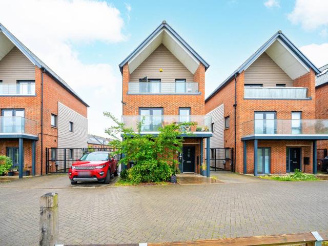 House for rent in Westfield, Woking