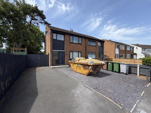 House for rent in Pensby, Wirral