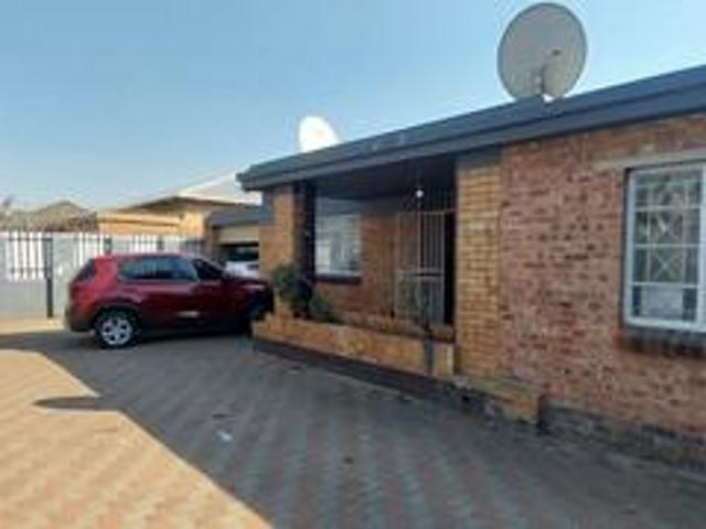 House for sale in Vosloorus, Gauteng