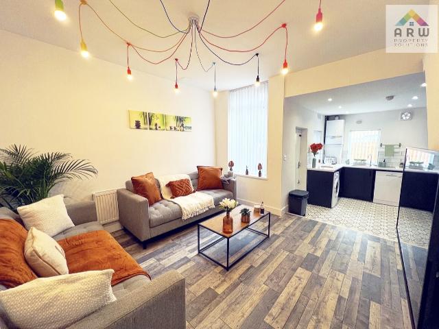 House for rent in Calderstones