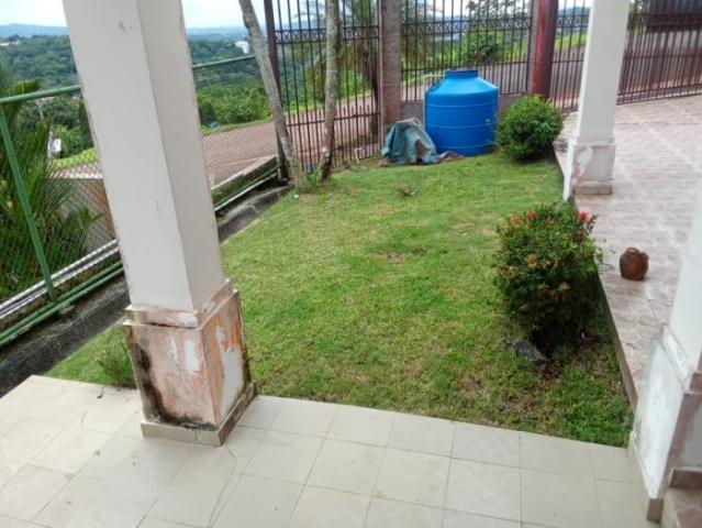 House in las cumbres near the lake