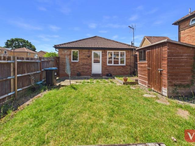 House for rent in Crownhill, Shenley Church End