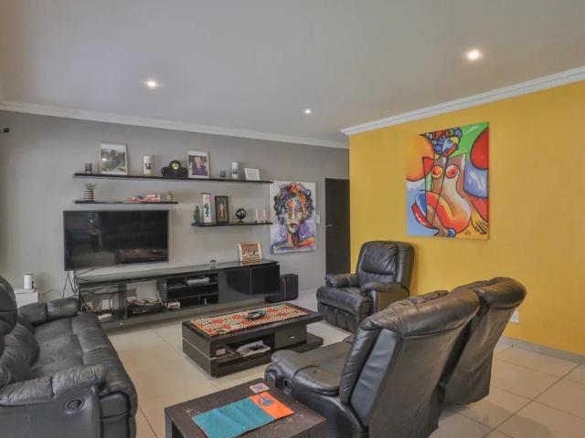 House for sale in Hartbeespoort Dam Nature Reserve