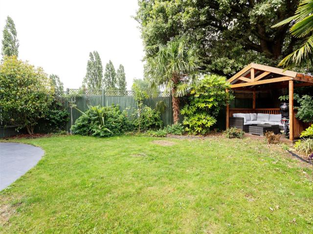 House for rent in London Borough of Ealing, Greater London