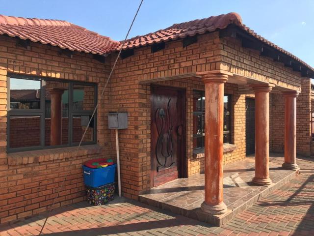 House for sale in Waterkloof, Gauteng