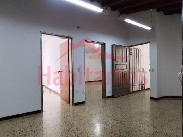 Casa en arriendo en Villa Nueva, Medellín