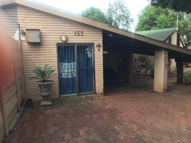 House for sale in Waterkloof, Gauteng