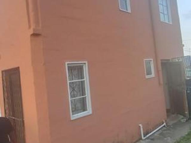 House for sale in Chatsworth, Kwazulu-natal