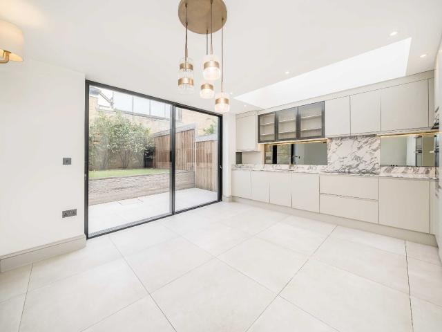 House for rent in London Borough of Richmond upon Thames, Greater London
