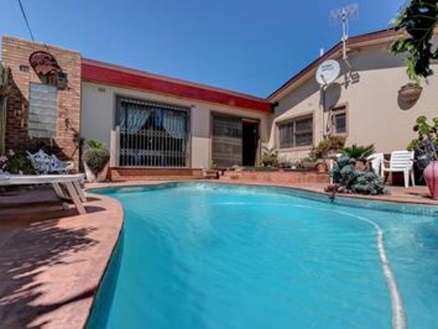 House for sale in Cape Town, Western Cape