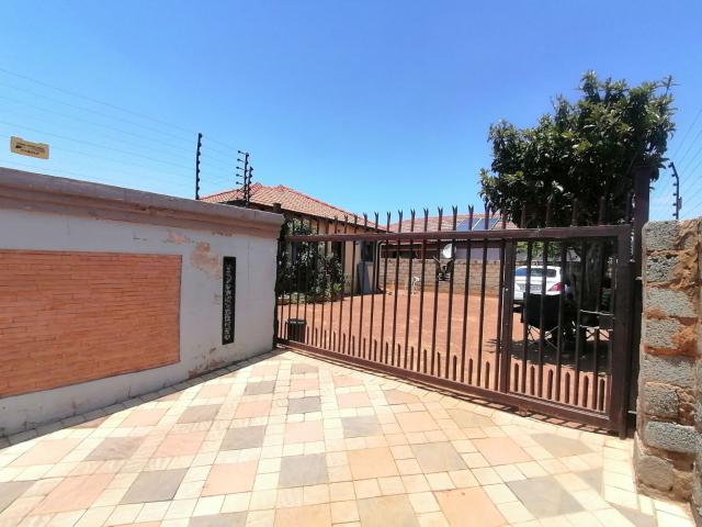 House for sale in Waterkloof, Gauteng