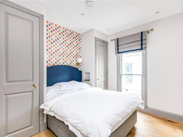 House for rent in Royal Borough of Kensington and Chelsea, Greater London