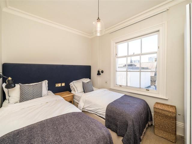 House for rent in Royal Borough of Kensington and Chelsea, Greater London