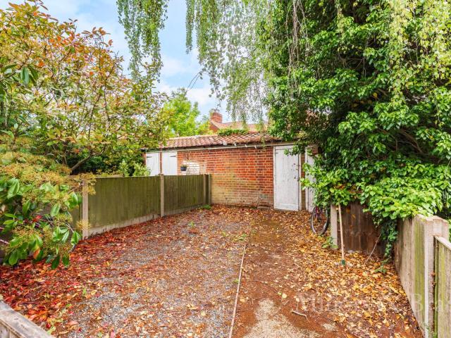 House for rent in Heigham Grove, East Bank