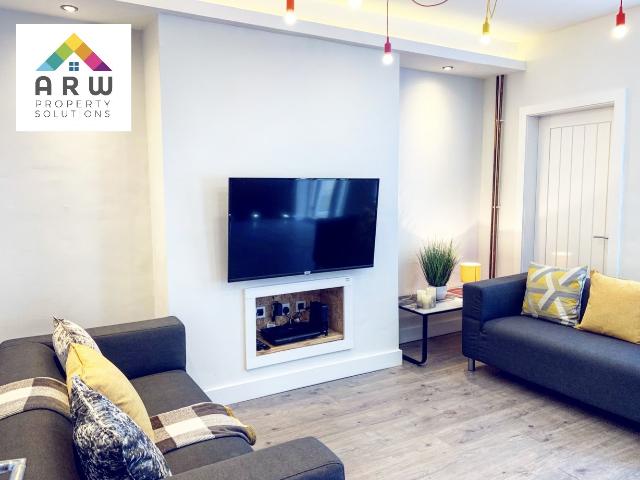 House for rent in Calderstones