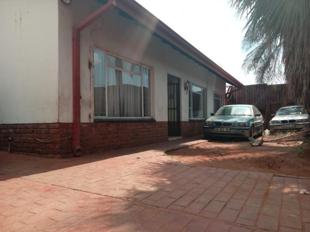 House for sale in Waterkloof, Gauteng