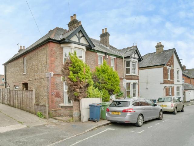 House for rent in Totteridge, Cressex