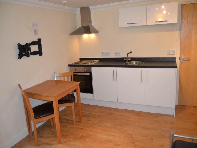 House for rent in Plasnewydd, Falcon Lodge