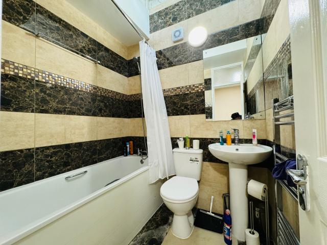 House for rent in Poplar Grove, Greater London