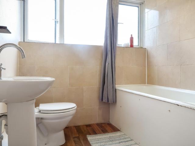 House for rent in Poplar Grove, Greater London