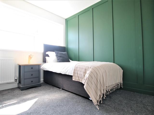 House for rent in Caldermill, East Midlands