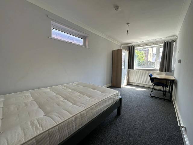 House for rent in Sydenham, Green Close